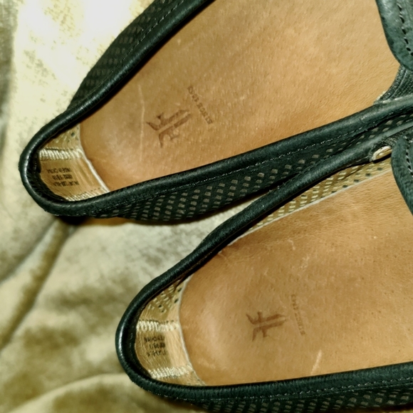 Frye Black Camille Leather Perforated Slip On Shoe, Size 8 - Picture 8 of 15